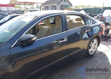 2015 Nissan Altima 3.5 S/3.5 Sl/3.5 Sv z USA, uszkodzony, nr VIN 1N4BL3AP0FC263504